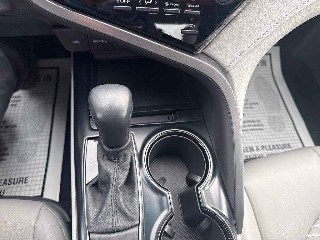 Toyota Camry SE 2020