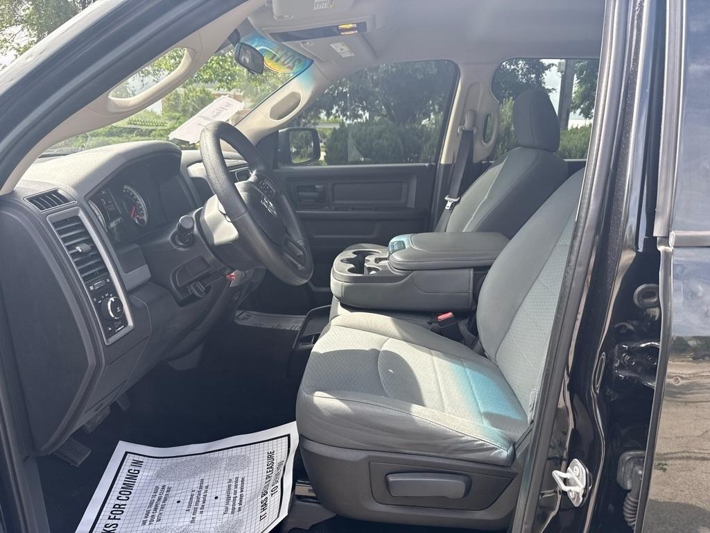 RAM 1500 Tradesman Crew Cab SWB 4WD 2017