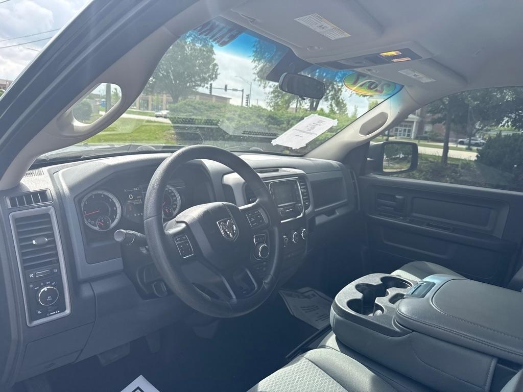 RAM 1500 Tradesman Crew Cab SWB 4WD 2017
