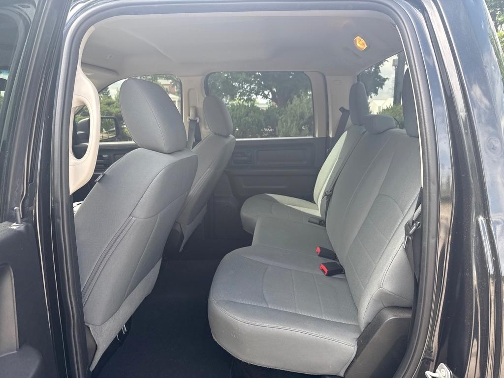 RAM 1500 Tradesman Crew Cab SWB 4WD 2017