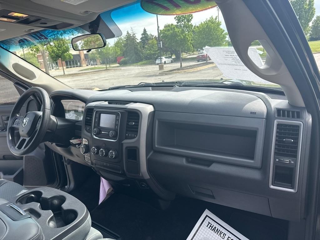 RAM 1500 Tradesman Crew Cab SWB 4WD 2017