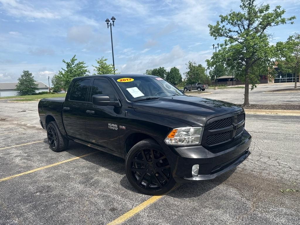 RAM 1500 Tradesman Crew Cab SWB 4WD 2017