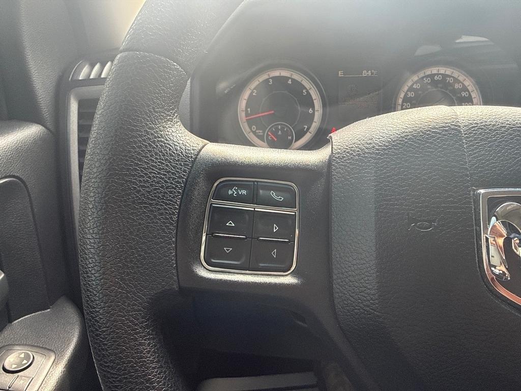 RAM 1500 Tradesman Crew Cab SWB 4WD 2017