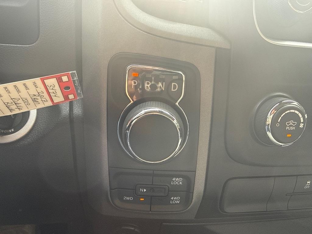 RAM 1500 Tradesman Crew Cab SWB 4WD 2017