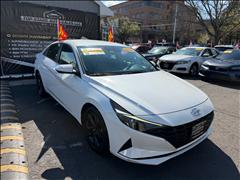 2022 Hyundai Elantra 