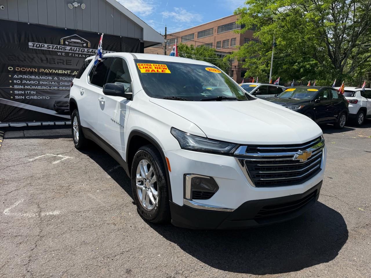 2023 Chevrolet Traverse AWD LS's photo