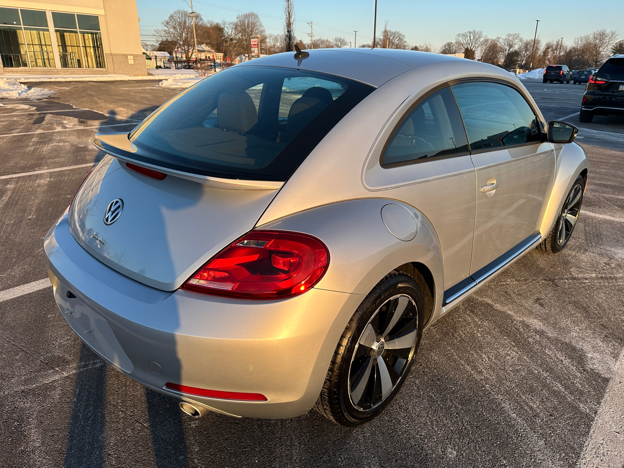 Volkswagen Beetle 2dr Cpe DSG 2.0T Turbo PZEV 2012