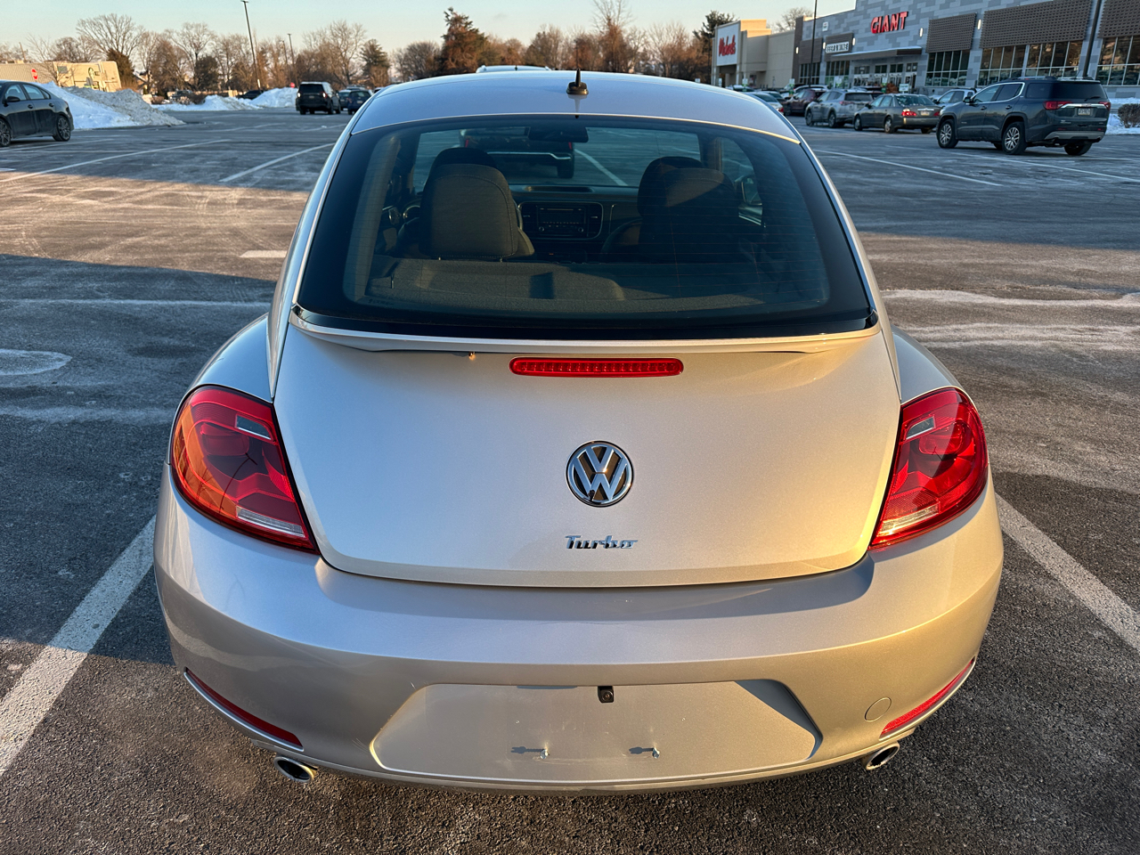 Volkswagen Beetle 2dr Cpe DSG 2.0T Turbo PZEV 2012