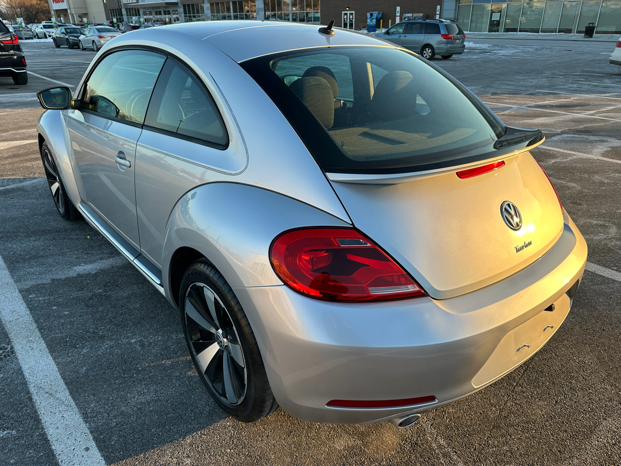 Volkswagen Beetle 2dr Cpe DSG 2.0T Turbo PZEV 2012