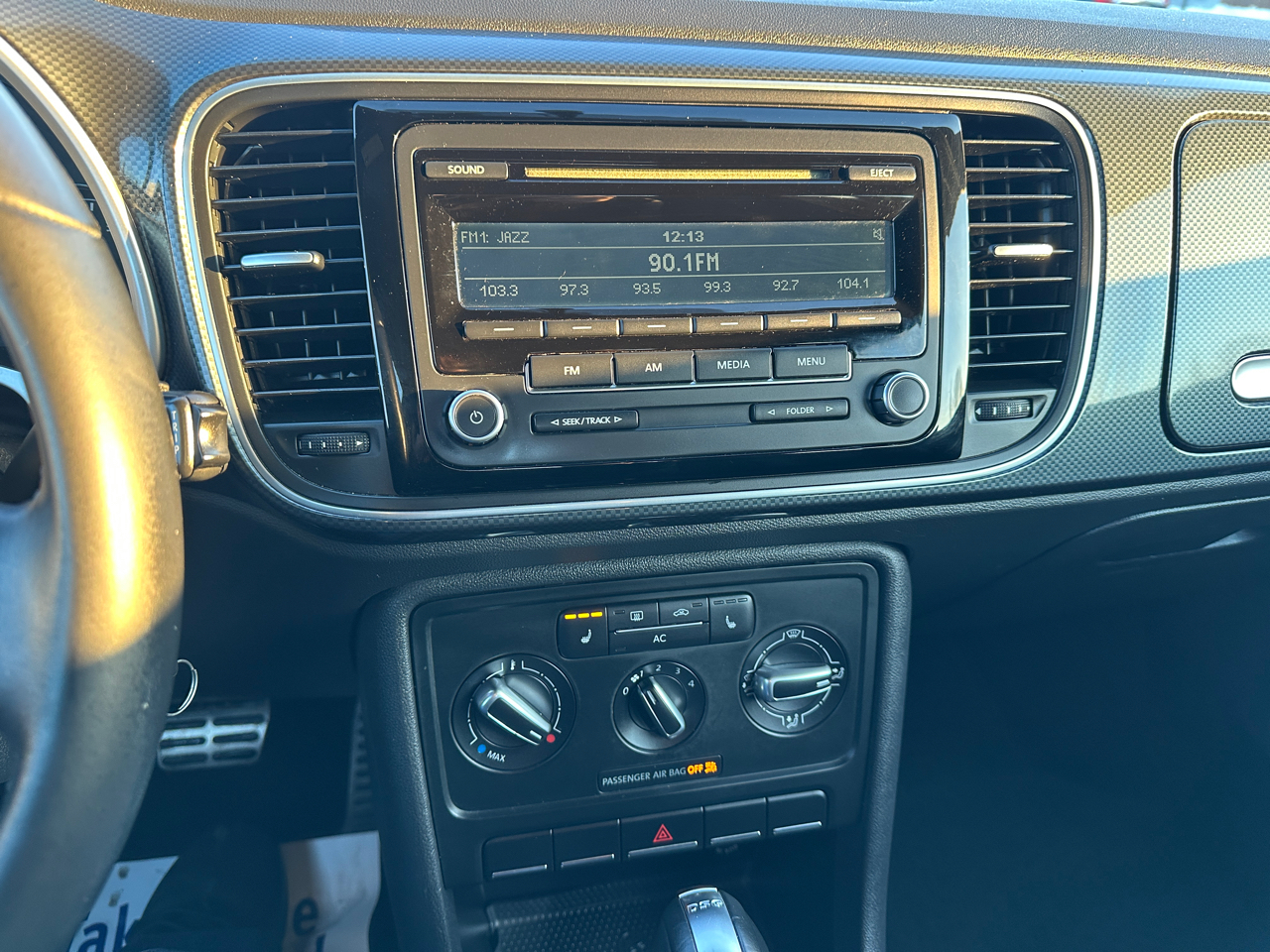 Volkswagen Beetle 2dr Cpe DSG 2.0T Turbo PZEV 2012