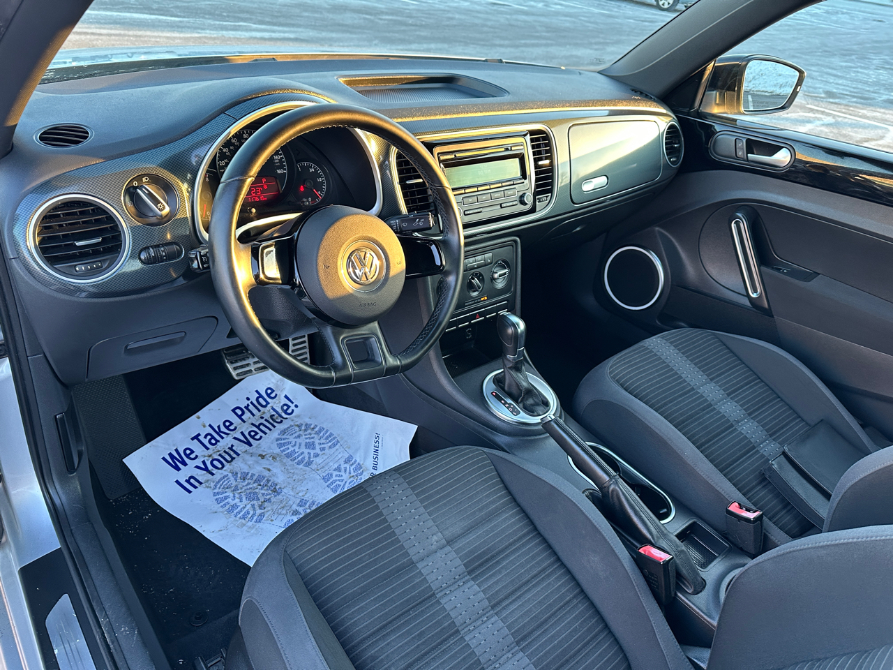 Volkswagen Beetle 2dr Cpe DSG 2.0T Turbo PZEV 2012