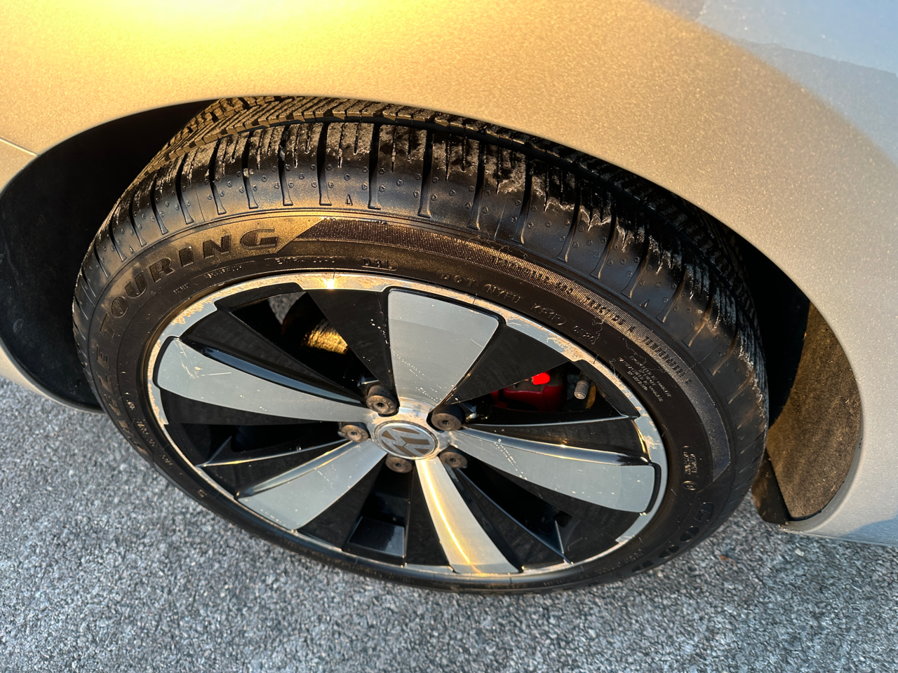 Volkswagen Beetle 2dr Cpe DSG 2.0T Turbo PZEV 2012