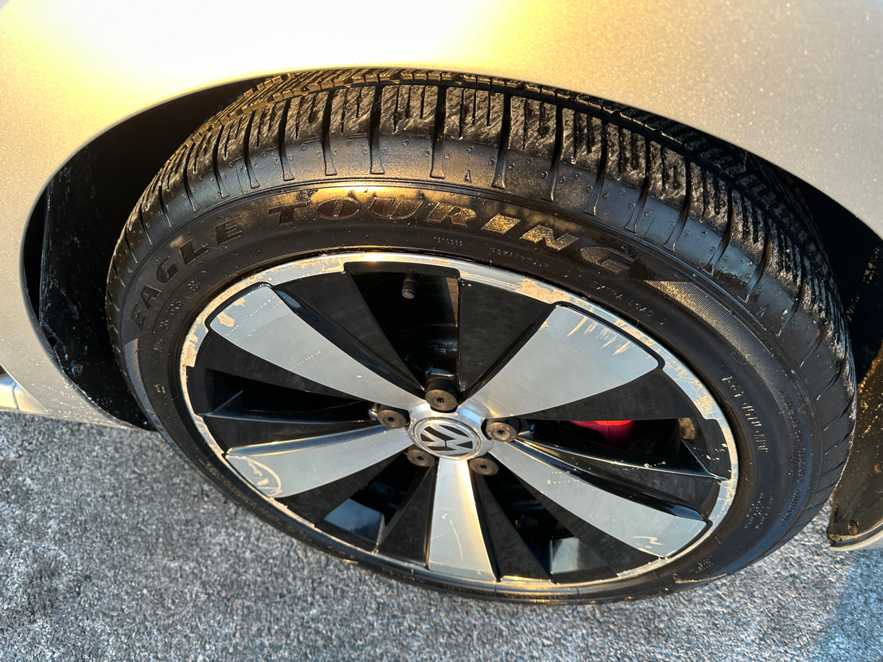 Volkswagen Beetle 2dr Cpe DSG 2.0T Turbo PZEV 2012