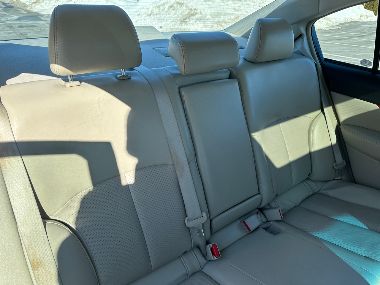 Subaru Legacy 4dr Sdn H4 Auto 2.5i Limited 2012