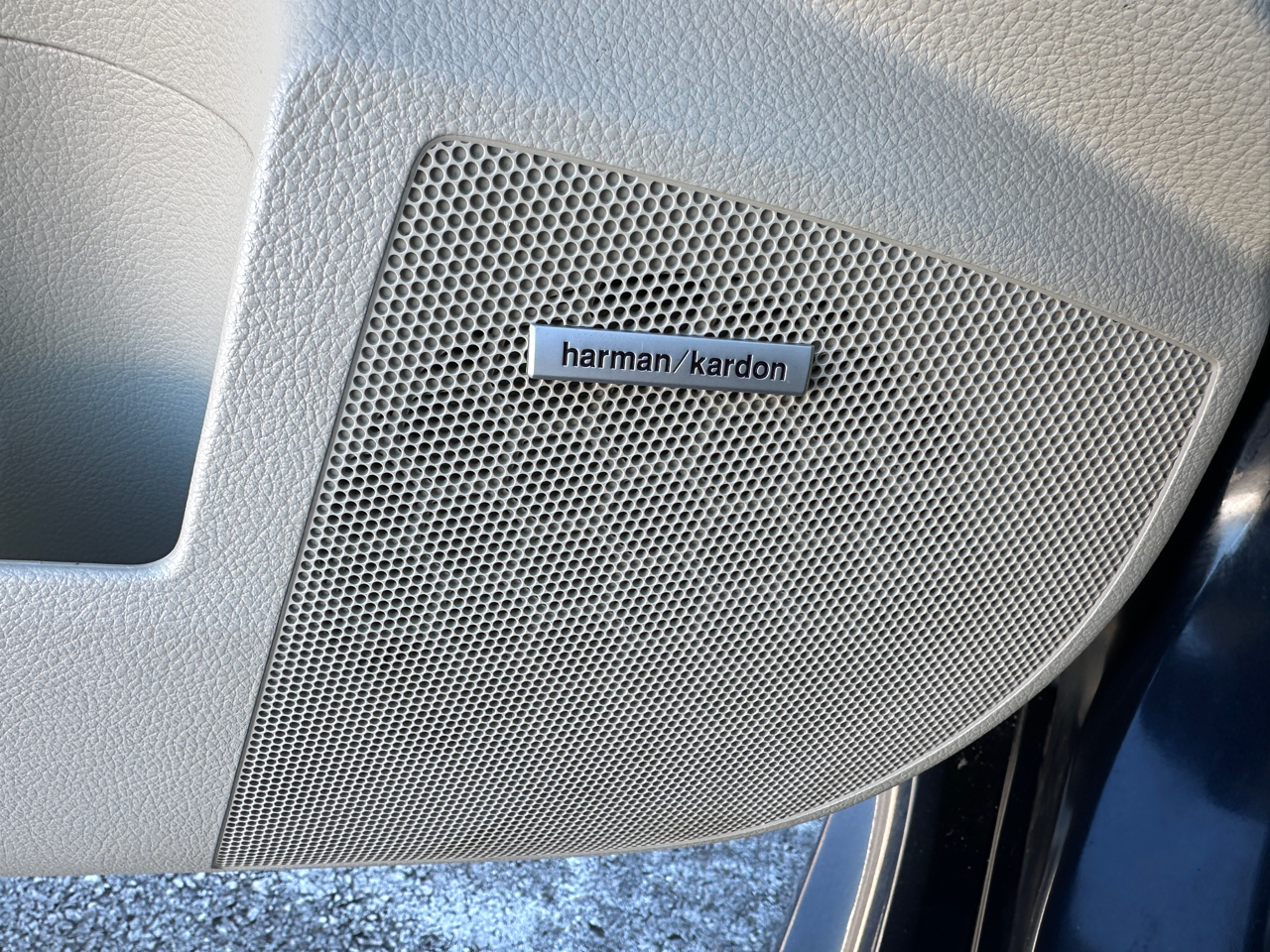 Subaru Legacy 4dr Sdn H4 Auto 2.5i Limited 2012