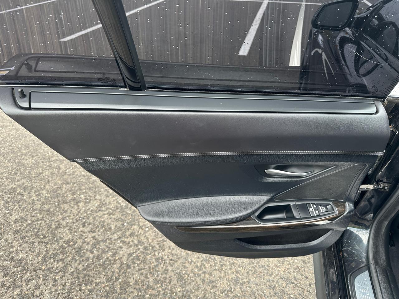 BMW 6 Series 4dr Sdn 640i xDrive AWD Gran Coupe 2015