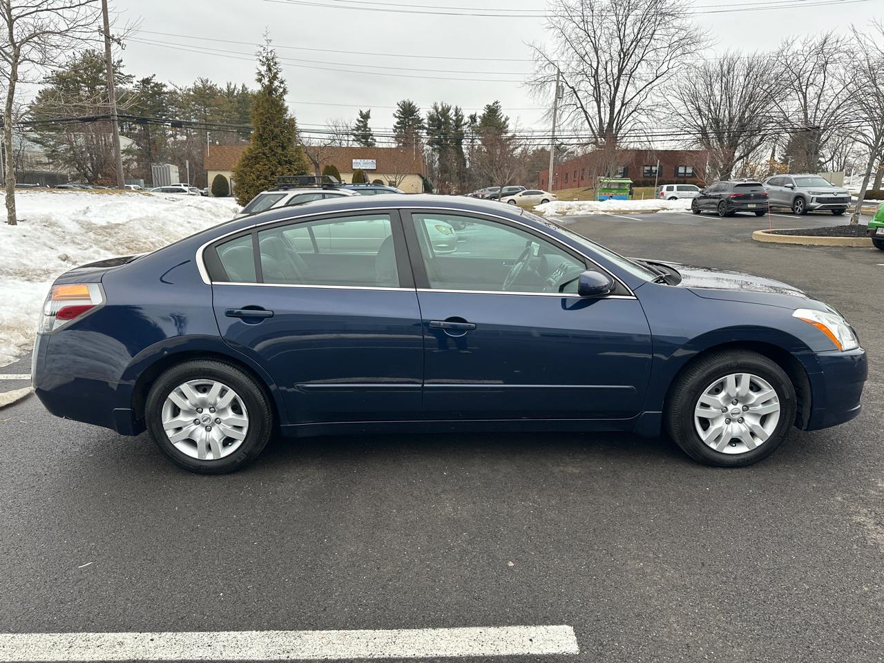 Nissan Altima 4dr Sdn I4 CVT 2.5 S 2010