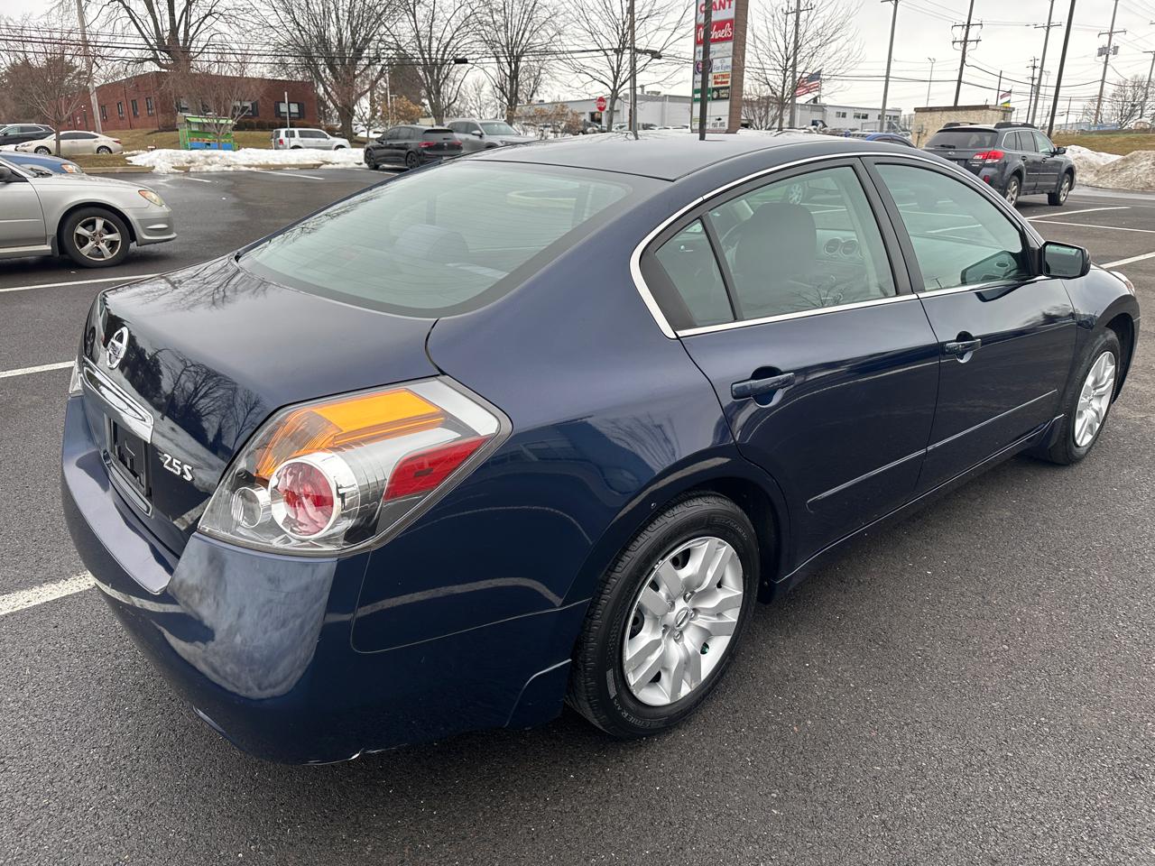 Nissan Altima 4dr Sdn I4 CVT 2.5 S 2010