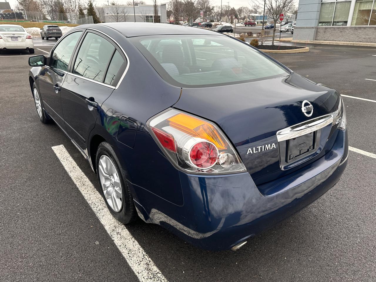 Nissan Altima 4dr Sdn I4 CVT 2.5 S 2010