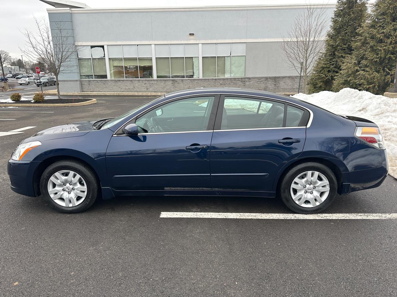 Nissan Altima 4dr Sdn I4 CVT 2.5 S 2010