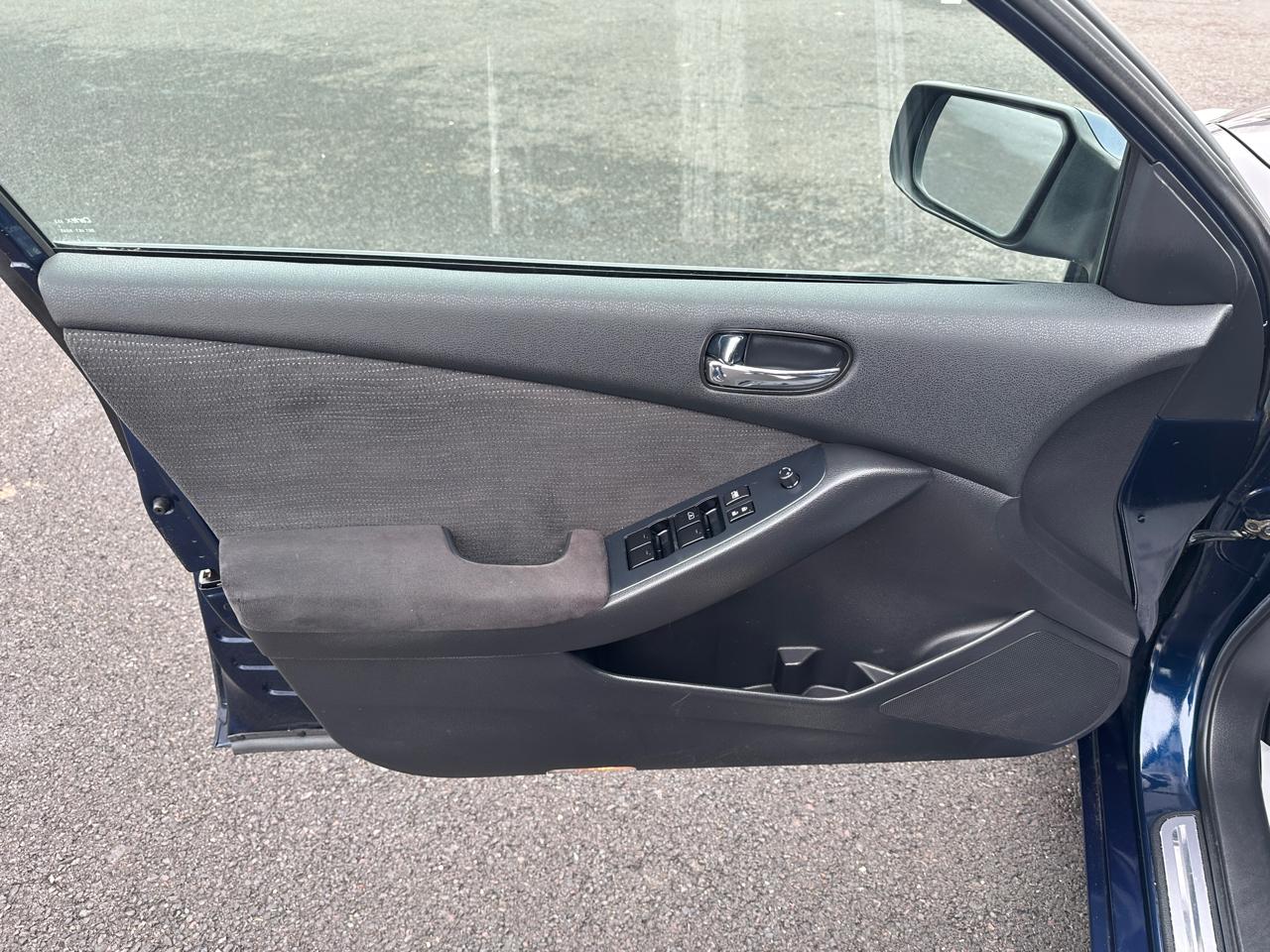 Nissan Altima 4dr Sdn I4 CVT 2.5 S 2010