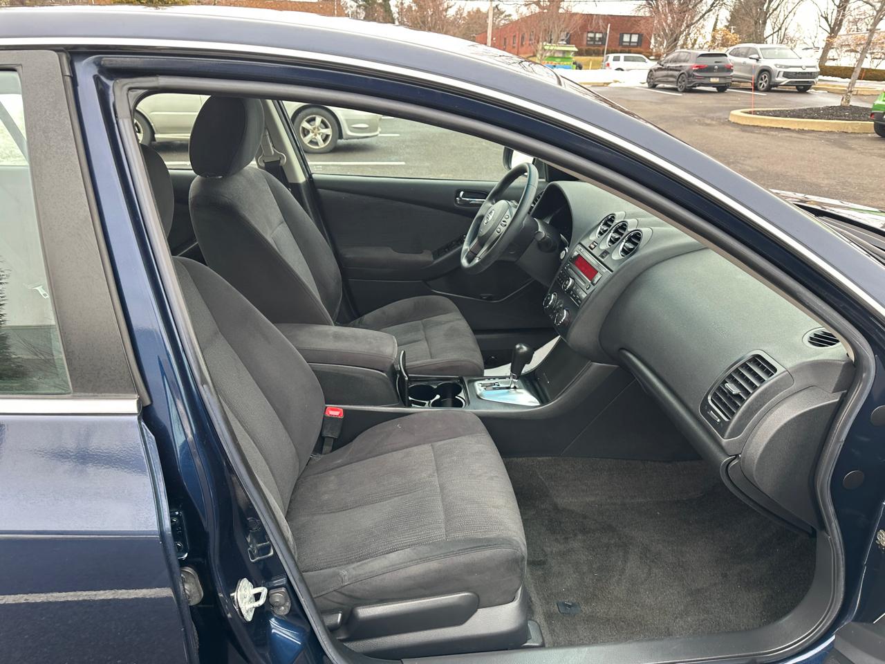 Nissan Altima 4dr Sdn I4 CVT 2.5 S 2010