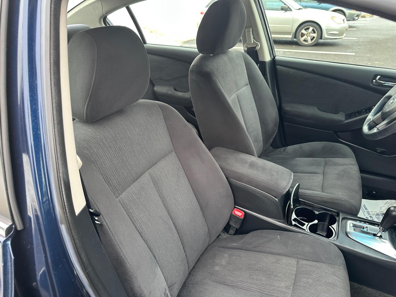 Nissan Altima 4dr Sdn I4 CVT 2.5 S 2010