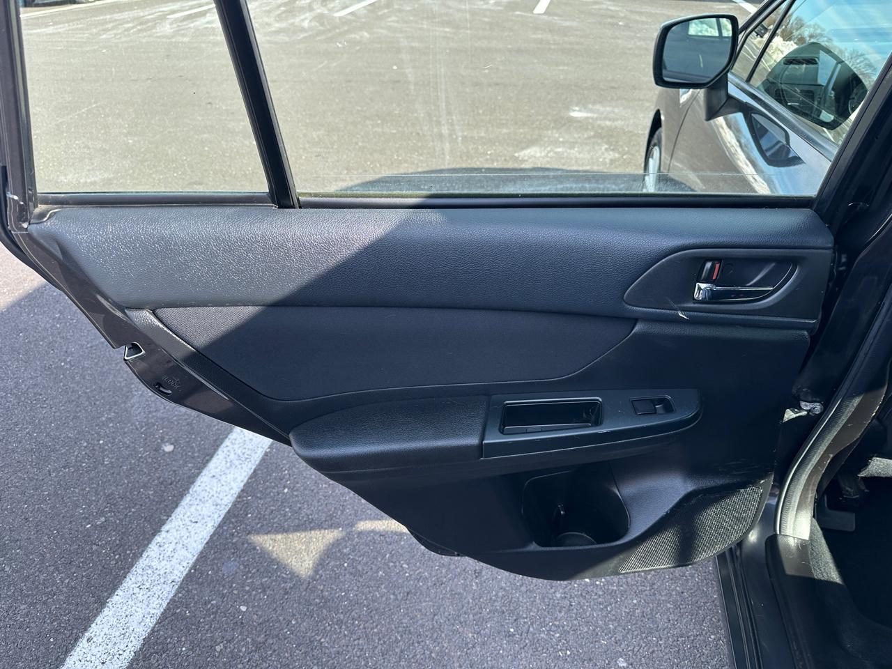 Subaru Impreza Wagon 5dr Auto 2.0i Premium 2012