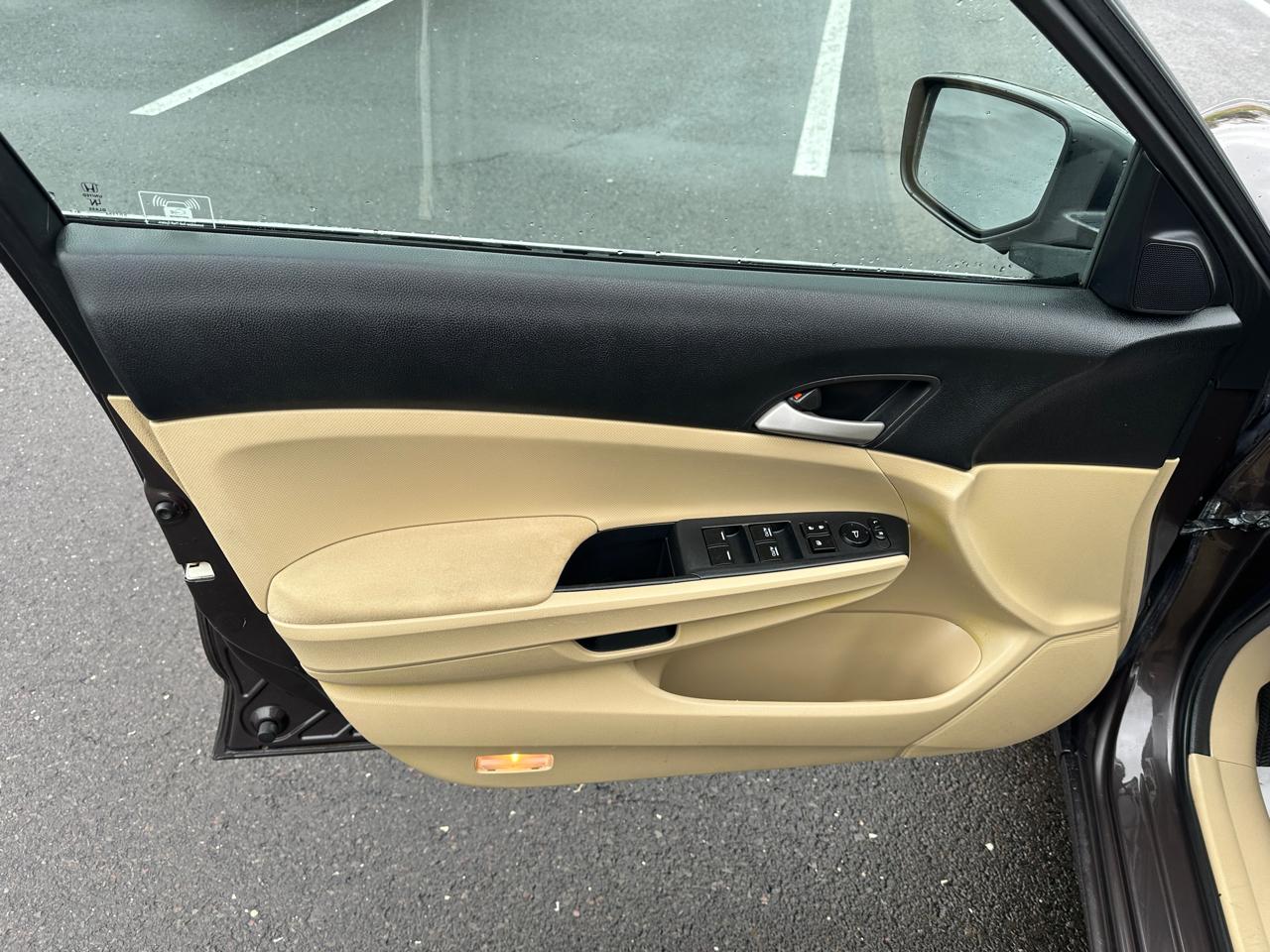 Honda Accord Sdn 4dr I4 Auto LX-P 2011