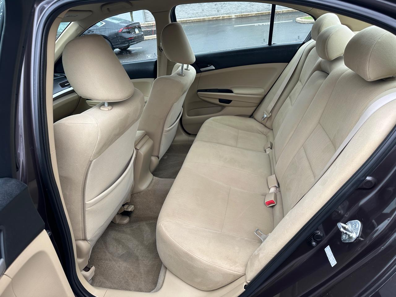 Honda Accord Sdn 4dr I4 Auto LX-P 2011