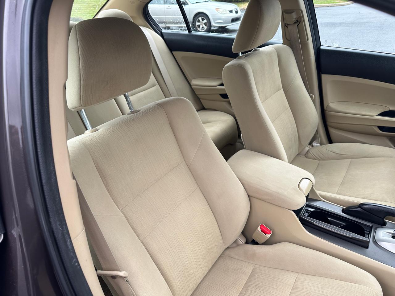 Honda Accord Sdn 4dr I4 Auto LX-P 2011