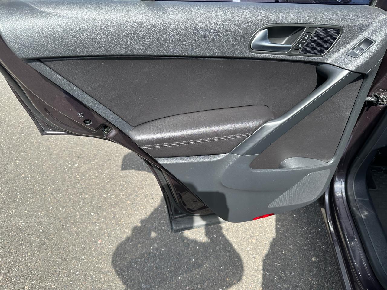 Volkswagen Tiguan 2.0T S 4Motion 2016