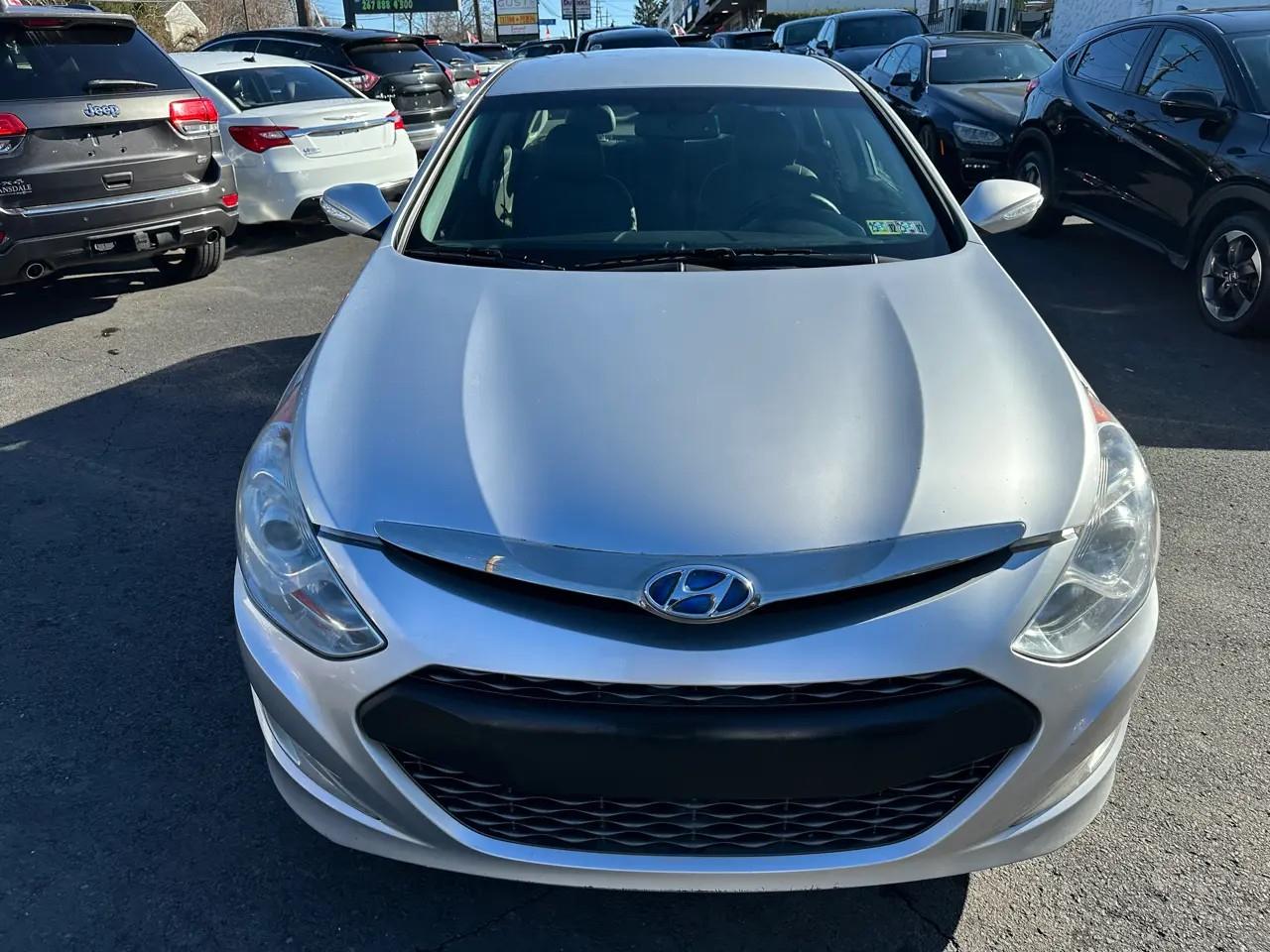 Hyundai Sonata 4dr Sdn 2.4L Auto Hybrid 2012