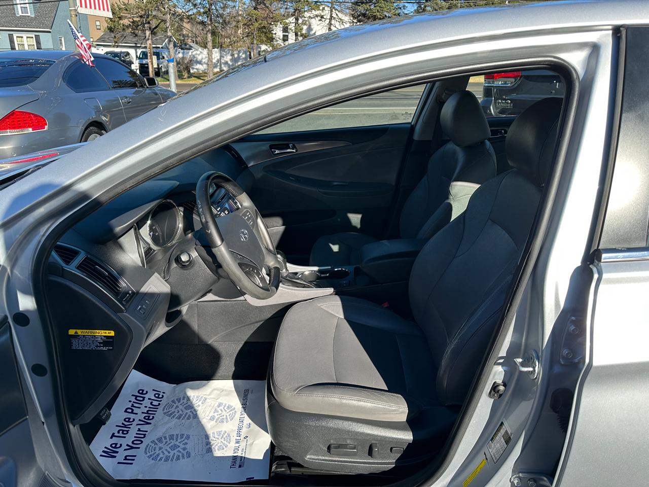 Hyundai Sonata 4dr Sdn 2.4L Auto Hybrid 2012