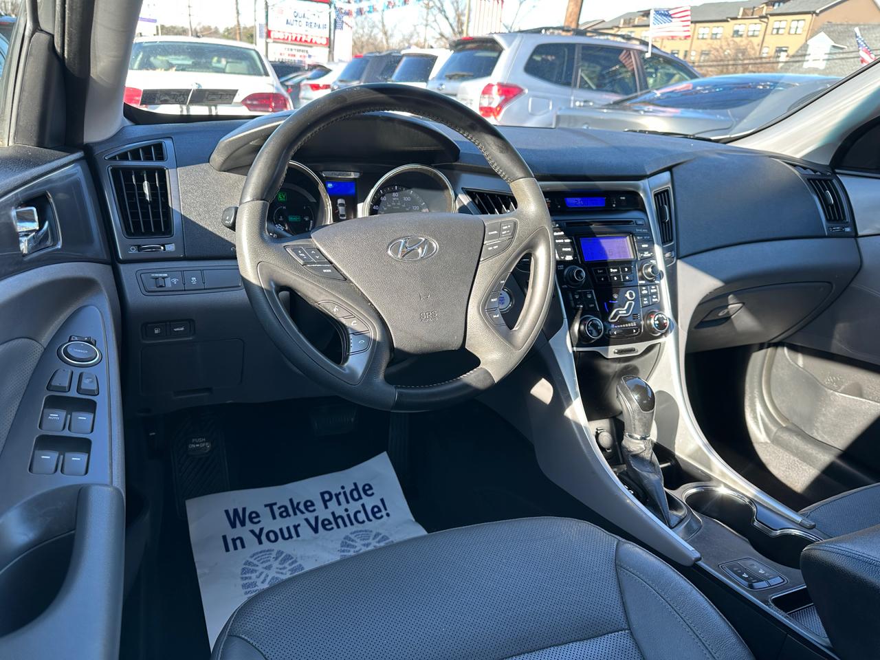 Hyundai Sonata 4dr Sdn 2.4L Auto Hybrid 2012