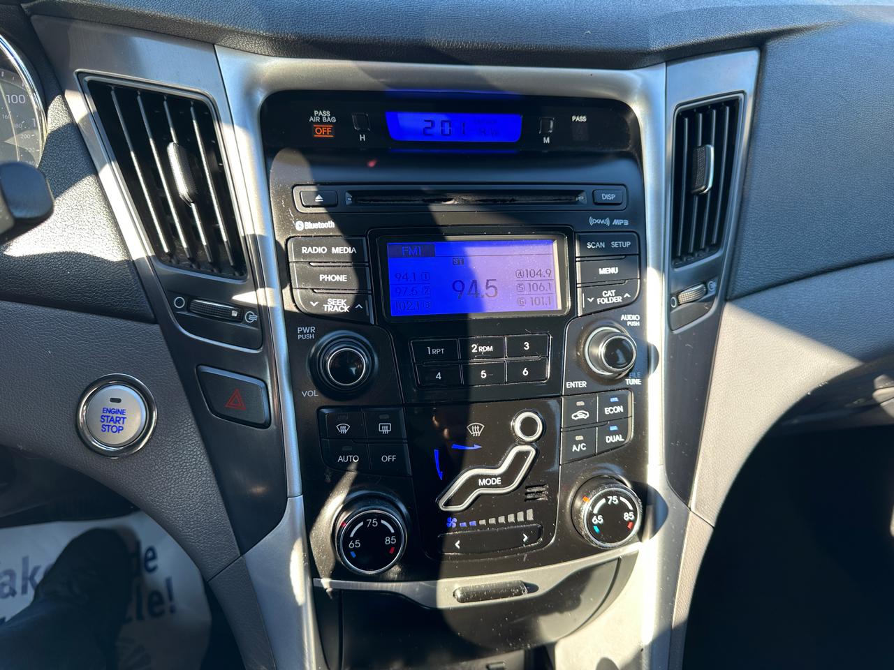 Hyundai Sonata 4dr Sdn 2.4L Auto Hybrid 2012