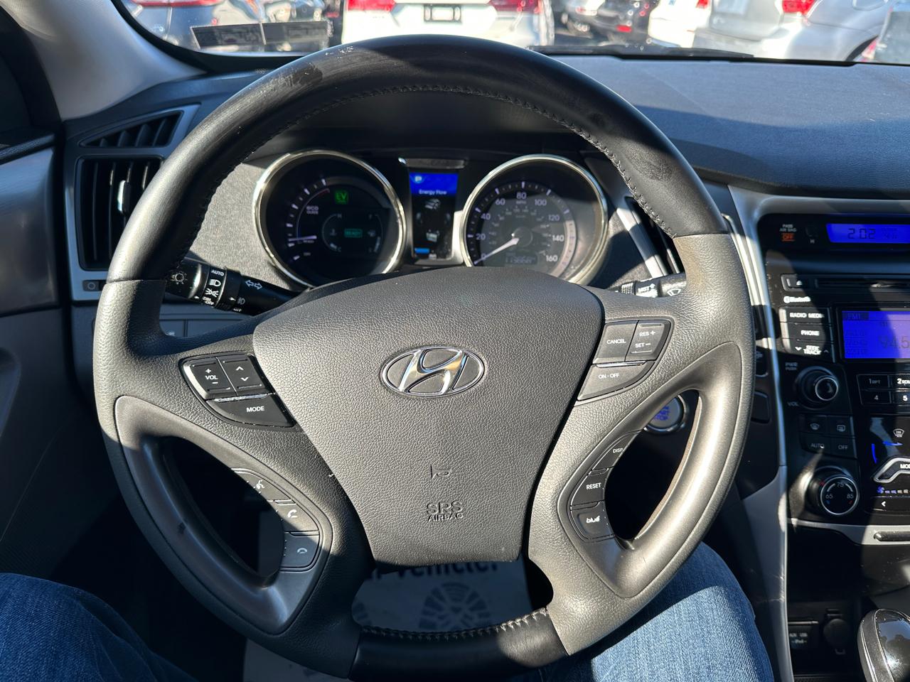 Hyundai Sonata 4dr Sdn 2.4L Auto Hybrid 2012