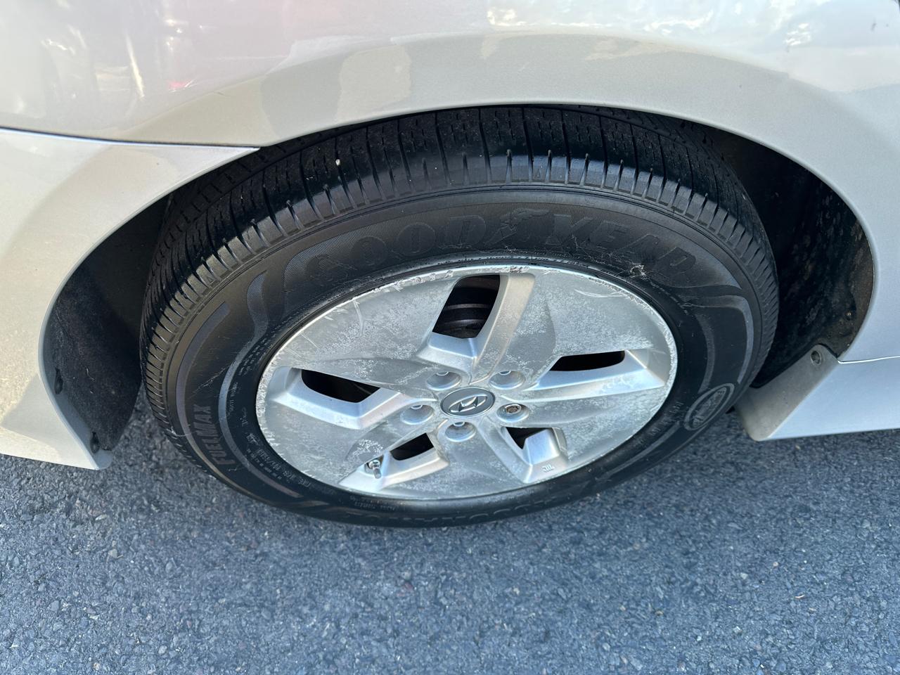 Hyundai Sonata 4dr Sdn 2.4L Auto Hybrid 2012