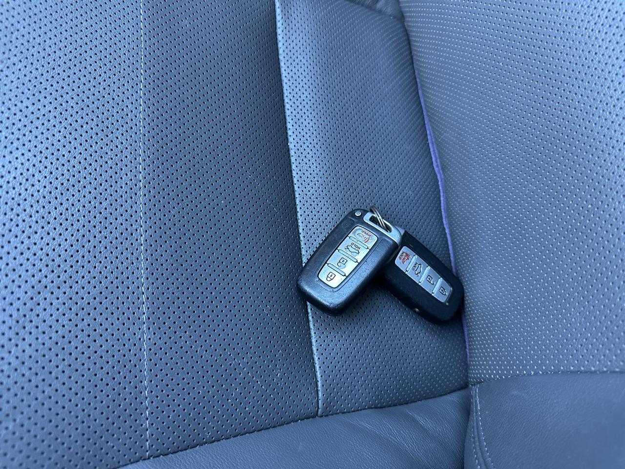 Hyundai Sonata 4dr Sdn 2.4L Auto Hybrid 2012