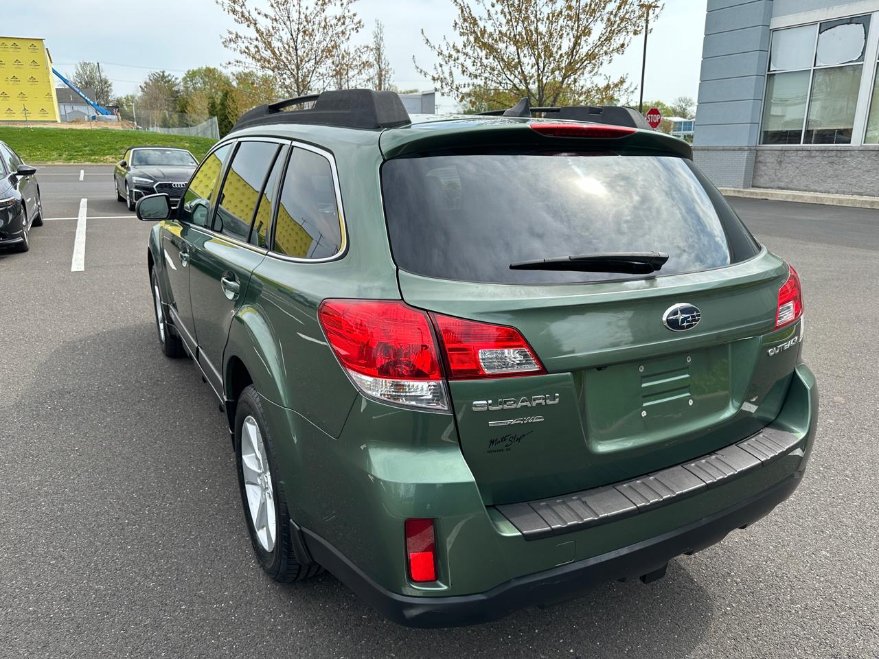 Subaru Outback 4dr Wgn H4 Auto 2.5i Premium 2013