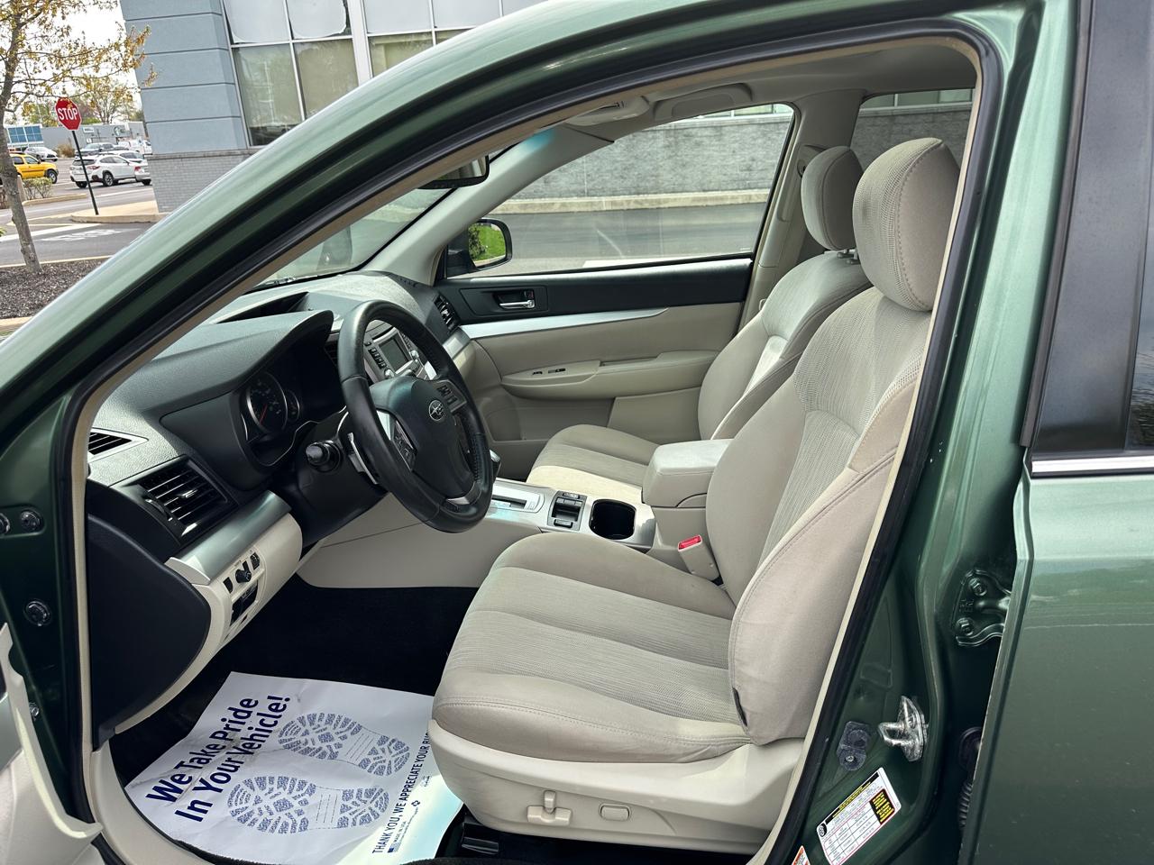 Subaru Outback 4dr Wgn H4 Auto 2.5i Premium 2013