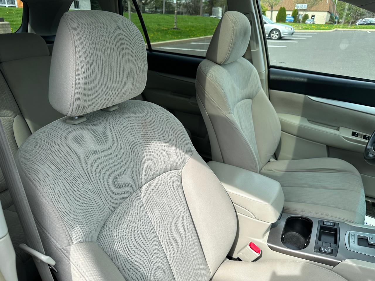 Subaru Outback 4dr Wgn H4 Auto 2.5i Premium 2013