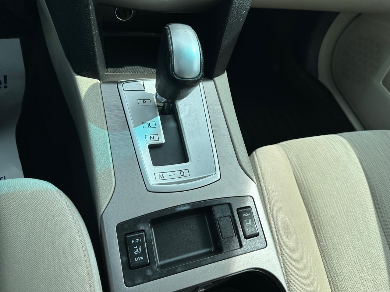 Subaru Outback 4dr Wgn H4 Auto 2.5i Premium 2013