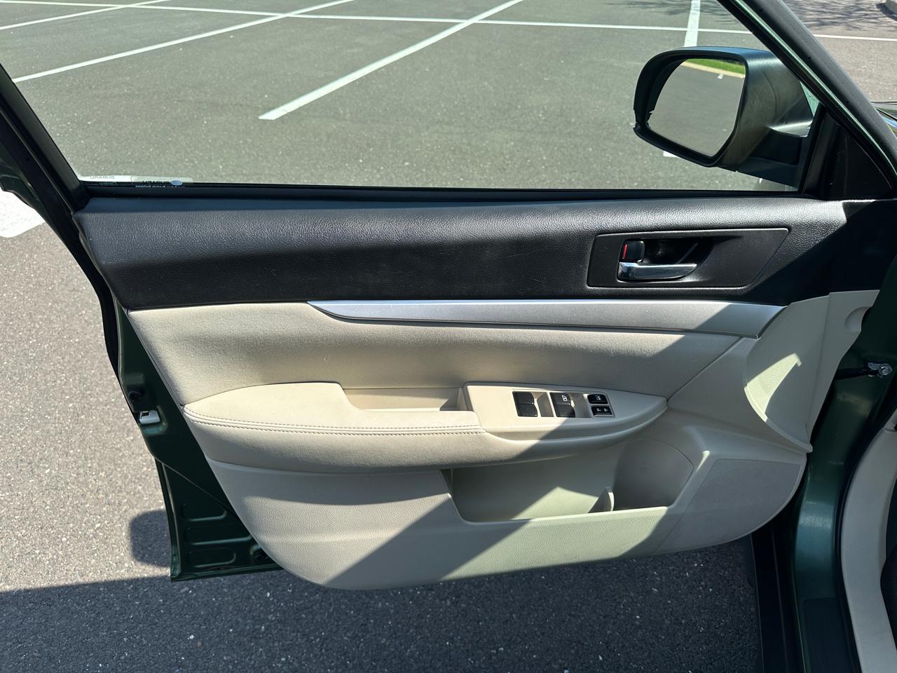 Subaru Outback 4dr Wgn H4 Auto 2.5i 2012