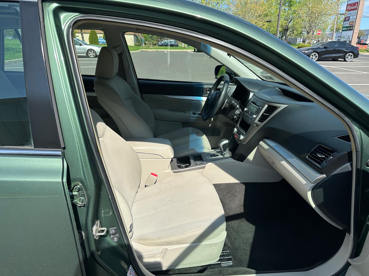 Subaru Outback 4dr Wgn H4 Auto 2.5i 2012