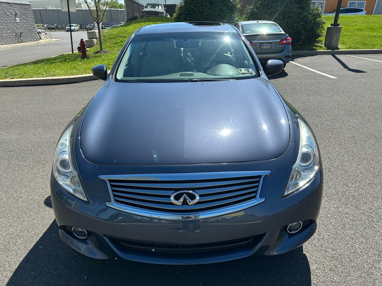 Infiniti G37 Sedan 4dr x AWD 2011