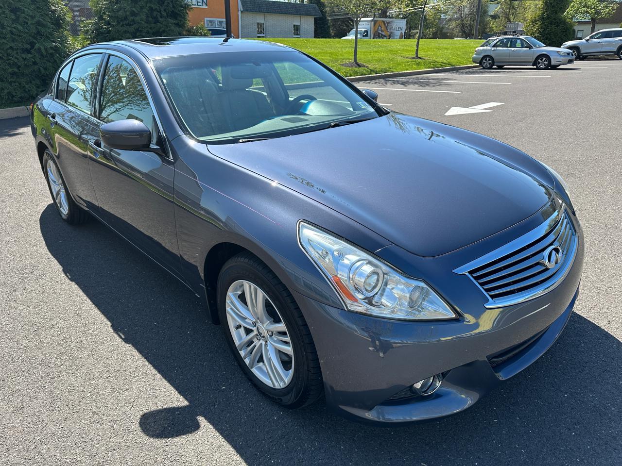 Infiniti G37 Sedan 4dr x AWD 2011