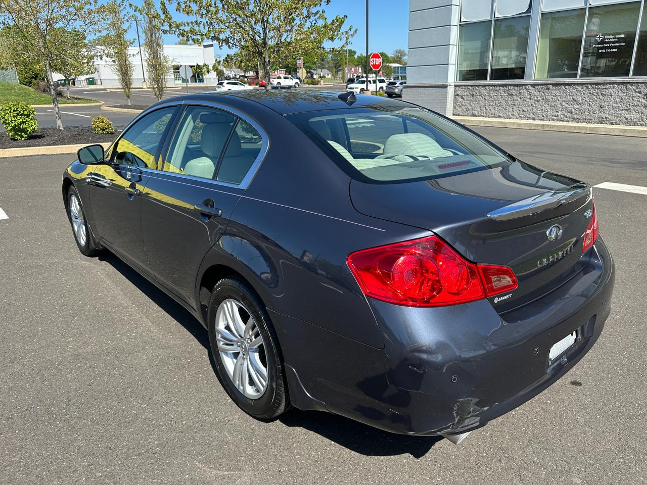 Infiniti G37 Sedan 4dr x AWD 2011