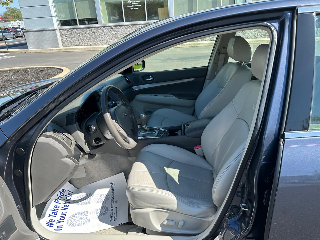 Infiniti G37 Sedan 4dr x AWD 2011