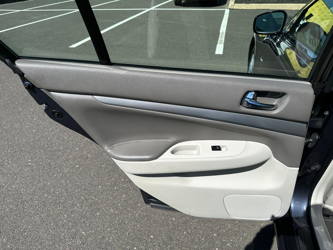 Infiniti G37 Sedan 4dr x AWD 2011